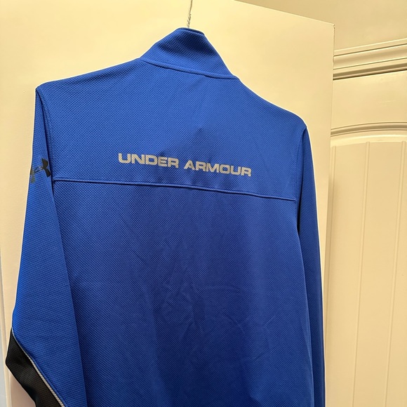Used Under Armour long sleeve top - Picture 6 of 7